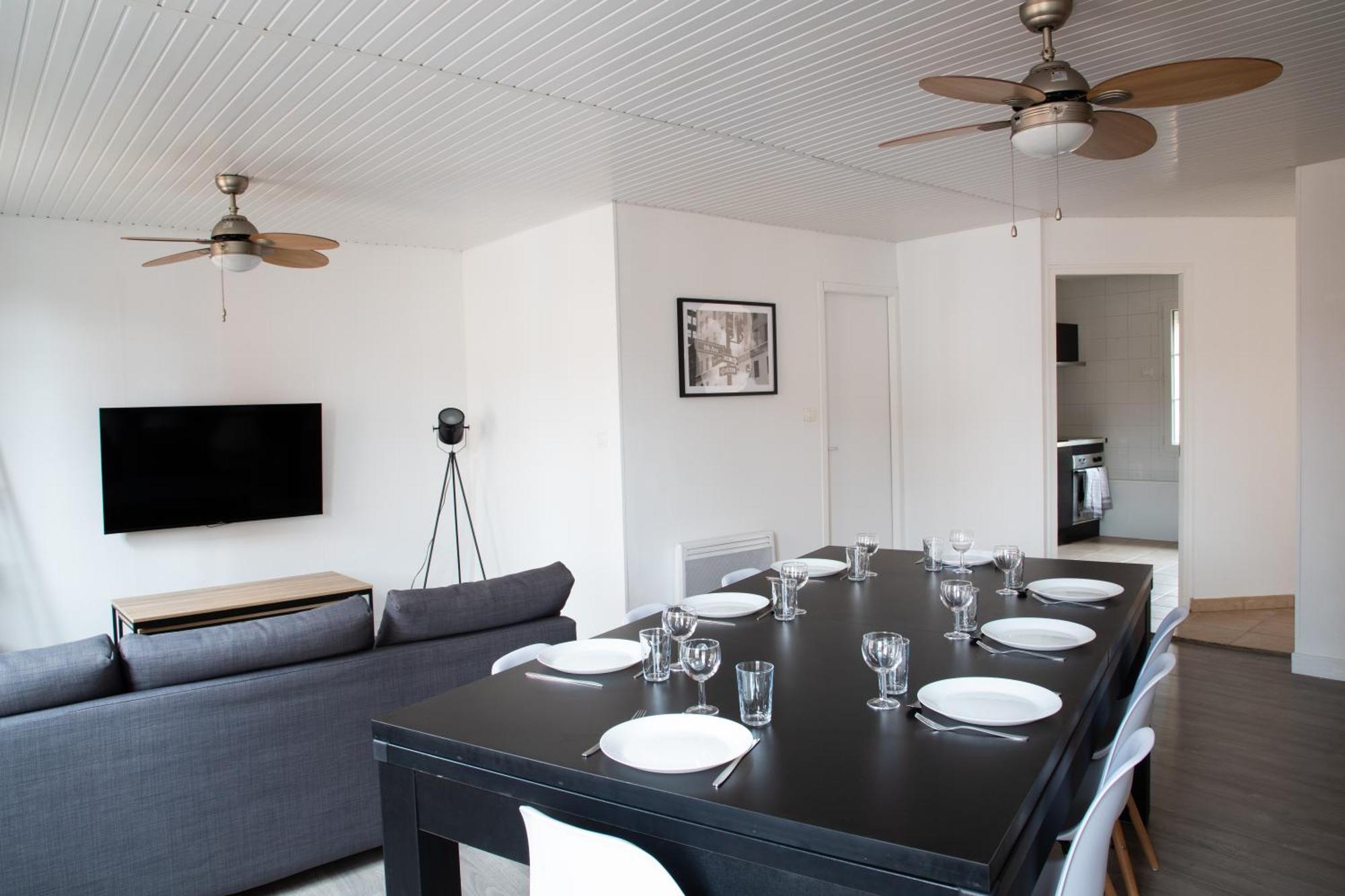 Apartment Grand Duplex Avec Billard